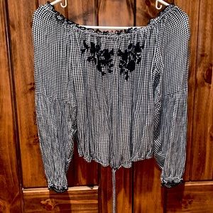 Women’s long sleeve top.